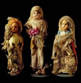 Dolls in greek life and art from antiquity to the present day (H κούκλα στην ελληνική ζωή και τέχνη από την αρχαιότητα μέχρι σήμερα)